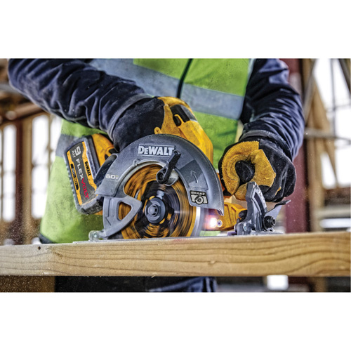 FlexVolt&reg; Max Brushless Circular Saw with Electric Brake Kit, 7-1/4", 60 V PB Rental Co. Ltd.