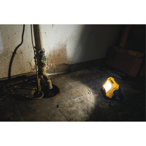 12V/20V Max Compact Task Light, LED, 2000 Lumens PB Rental Co. Ltd.