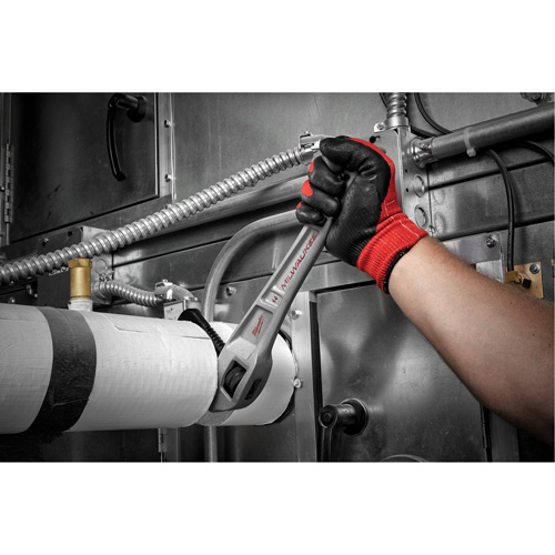 Cl&eacute; &agrave; tuyau coud&eacute;e en aluminium, Cap des m&acirc;choires 2", Longueur 14", Fini Rev&ecirc;tement en poudre, Prise Ergonomique PB Rental Co. Ltd.