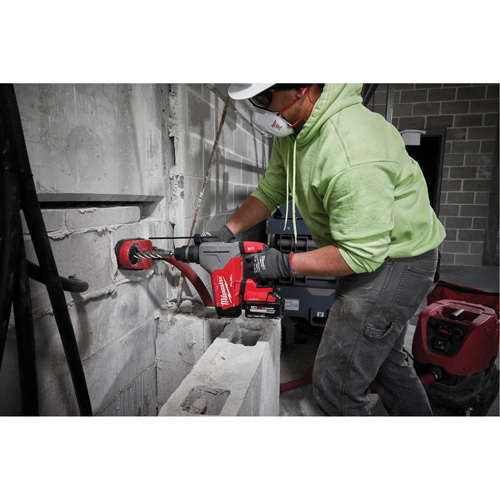 Marteau rotatif M18 Fuel SDS Plus avec ensemble d&eacute;poussi&eacute;reur Hammervac, 18 V, 1-1/8" - 3", 800 tr/min PB Rental Co. Ltd.