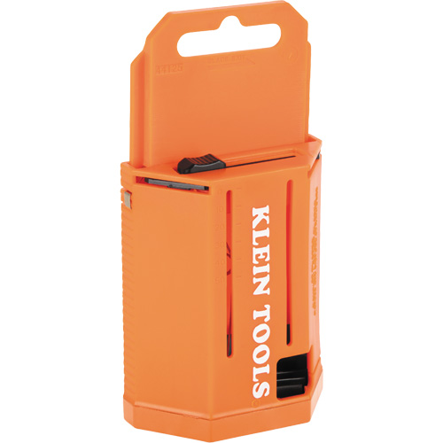 Distributeur de lames utilitaires avec lames compris, Style Simple PB Rental Co. Ltd.