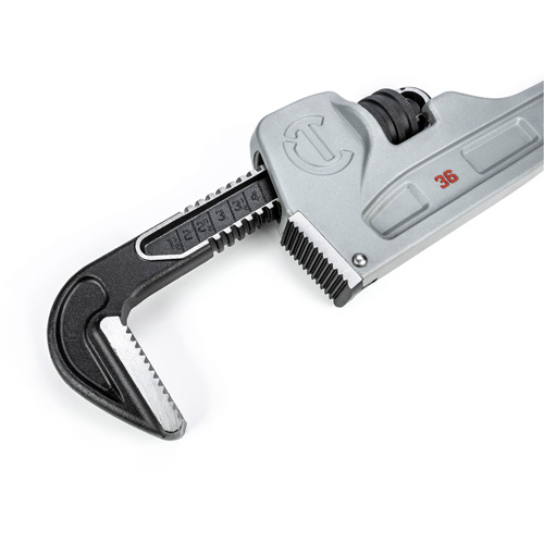 Cl&eacute; &agrave; tuyaux, Cap des m&acirc;choires 5", Longueur 36", Fini Rev&ecirc;tement en poudre, Prise Non-ergonomique PB Rental Co. Ltd.