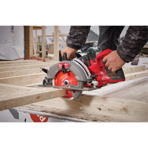 Scie circulaire &agrave; poign&eacute;e arri&egrave;re M18 Fuel - Outil seulement , 7-1/4", 18 V PB Rental Co. Ltd.