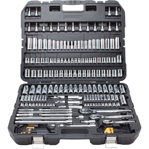 Ensemble d'outils pour m&eacute;canicien PB Rental Co. Ltd.