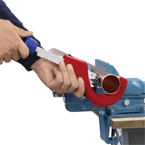 Coupe-tubes KNIPEX TubiX&reg; XL 10-1/4", Capacit&eacute; de 5/64"- 3" PB Rental Co. Ltd.