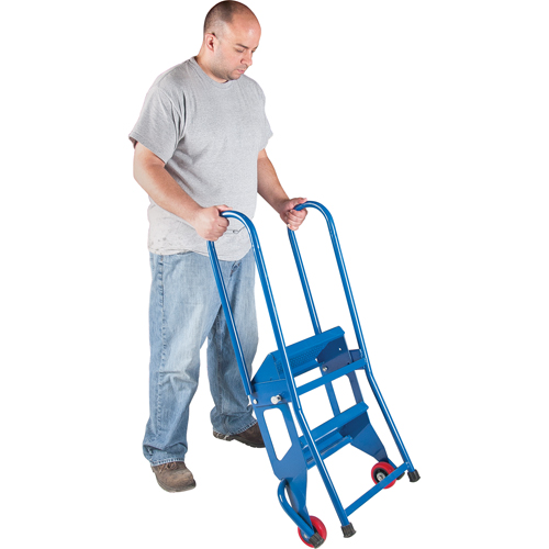 &eacute;chelle pliante portative, 2 marches, Perfor&eacute;, Hauteur 20" PB Rental Co. Ltd.