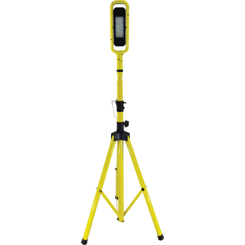 Lampe Beacon Infinity avec tr&eacute;pied et support magn&eacute;tique, DEL, 40 W, 5400 lumens, Boîtier en Plastique/Aluminium PB Rental Co. Ltd.