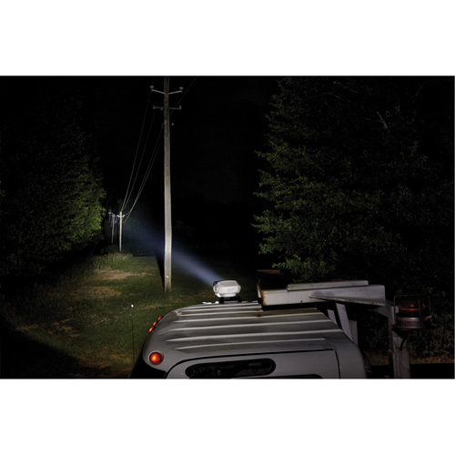 Projecteur orientable polyvalent &agrave; t&eacute;l&eacute;commande, DEL, 4250 lumens PB Rental Co. Ltd.