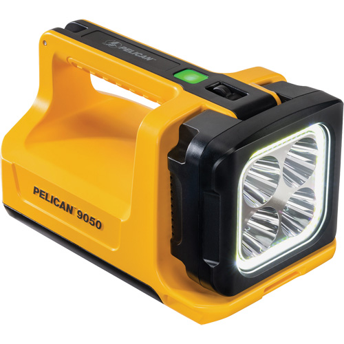 Lampe de poche lanterne haute performance 9050, DEL, 3369 lumens, 2,75 hres de fonctionnement, piles Rechargeable/AA, Compris PB Rental Co. Ltd.