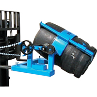 Leveur de baril pour chariot &eacute;l&eacute;vateur, Baril de 55 gal. US (45 gal. imp.), Capacit&eacute; 1500 lb/680 kg PB Rental Co. Ltd.