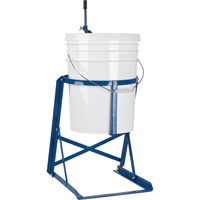 Basculeur de bidon, 5 gal. US (4,16 gal. imp.), 75 lb/34 kg Capacit&eacute;, 11-1/2" Ha. de distribution PB Rental Co. Ltd.