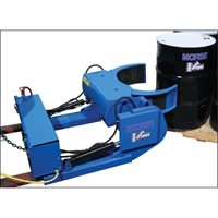 Manipulateur de baril mont&eacute; sur fourches Grip+Go &agrave; prise motoris&eacute;e, Baril de 15 - 55 gal. US (12,5 - 45 gal. imp.), Capacit&eacute; 1500 lb/680 kg PB Rental Co. Ltd.