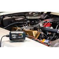 Chargeur de batterie 5 A Genius 5 PB Rental Co. Ltd.