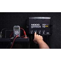 Chargeur de batterie embarqu&eacute; &agrave; 4 sorties de 40 amp&egrave;res GenPro10X4 Genius PB Rental Co. Ltd.