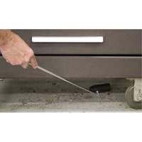 Outil collecteur magn&eacute;tique et flexible, Longueur de 23-1/2", Capacit&eacute; de 2,5 lb PB Rental Co. Ltd.