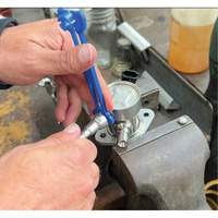 Outil de d&eacute;connexion de conduite de carburant &agrave; profil bas de 5/16 po et 3/8 po pour Ford PB Rental Co. Ltd.