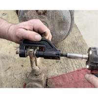 Presse-axe de tige de r&eacute;gleur de jeu pour camions de classes 6 &agrave; 8 PB Rental Co. Ltd.