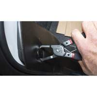 Pince pour chevilles de retenue avec poign&eacute;es bi-mati&egrave;re PB Rental Co. Ltd.