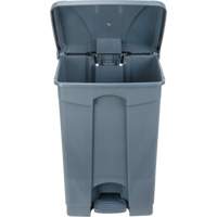 Poubelle &agrave; p&eacute;dale, Plastique, Capacit&eacute; 12 gal. US PB Rental Co. Ltd.