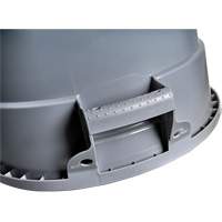 Contenant gris Titan pour d&eacute;chets, Plastique, 20 gal. US PB Rental Co. Ltd.