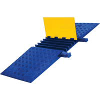 Protecteur de c&acirc;ble ADA/DDA robuste Yellow Jacket, 5 canaux, 18" lo x 50" la x 1,875" h PB Rental Co. Ltd.