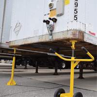 Supports stabilisateurs de remorque &agrave; deux montants, Cap. de levage 50 tonnes PB Rental Co. Ltd.