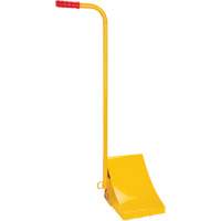 Ice Chock with Ergonomic Handle, Steel, Yellow, 8-1/16" W x 10-5/8" D x 8-13/16" H PB Rental Co. Ltd.