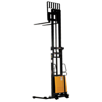 Gerbeur pour chariot &eacute;l&eacute;vateur, Fonctionnement &eacute;lectrique, Capacit&eacute; 2000 lb, Lev&eacute;e max 137" PB Rental Co. Ltd.