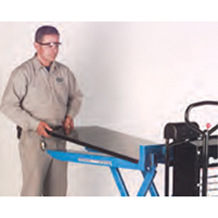 Chariots/tables hydrauliques pour palettes - Tables en option PB Rental Co. Ltd.
