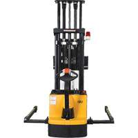 Empileur motoris&eacute; multifonctionnel PB Rental Co. Ltd.