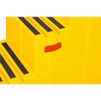 Escabeau industriel, 3 marches, 34-13/16" x 22-7/16" x Hauteur 28-1/2" PB Rental Co. Ltd.
