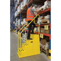 Escabeau industriel, 4 marches, 44" x 22-1/4" x Hauteur 65-1/8" PB Rental Co. Ltd.