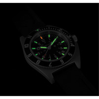Montre Steel Navigator avec date sur ensemble bracelet en caoutchouc noir de trois morceaux, Num&eacute;rique, &agrave; piles, 41 mm, Noir PB Rental Co. Ltd.