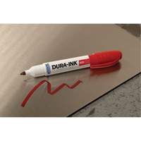 Marqueur Dura-Ink no 55, Rouge, Pointe Ciseau PB Rental Co. Ltd.