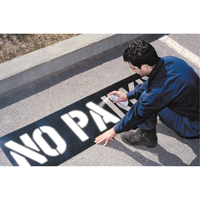 Pochoirs pour parc de stationnement, Anglais, 12" PB Rental Co. Ltd.