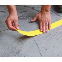 Marqueur robuste pour le sol Tough-Mark, Rectangle, 48" lo x 2" la, Jaune, Poly&eacute;thyl&egrave;ne PB Rental Co. Ltd.