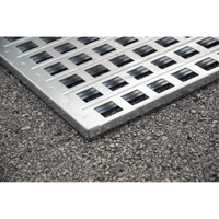 Ultra-Spill Pallet en acier, 4 barils, Capacit&eacute; de d&eacute;versement 68 gal. US, 49,1" x 47,1" x 10,9" PB Rental Co. Ltd.