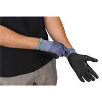 Gants r&eacute;sistant &agrave; la coupe, Taille Petit, Calibre 15, Rev&ecirc;tement Mousse de nitrile, Enveloppe en PEHP, ASTM ANSI niveau A3 PB Rental Co. Ltd.