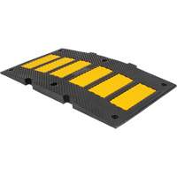 Dos d'&acirc;ne central, Caoutchouc, 2' lo x 8" la x 1-1/4" h PB Rental Co. Ltd.