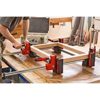Serre-joints parall&egrave;les K Body REVOlution, 18" (457,2 mm) capacit&eacute;, 3-3/4" (95,25 mm) profondeur PB Rental Co. Ltd.