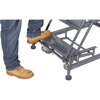 &eacute;chelles roulantes avec pied verrouillable activ&eacute; par le poids, 6 marches, Largeur de la marche 24", Hauteur de la plateforme 60", Acier PB Rental Co. Ltd.