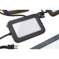 Chaîne de baladeuses DEL, 5 Lumi&egrave;res, 50' lo, Boîtier en Plastique PB Rental Co. Ltd.